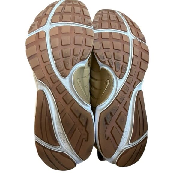 NIKE Wmns Air Presto 'Elemental Gold' - Picture 8 of 13